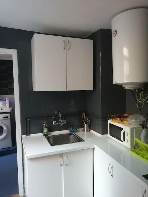 Apartamento Hotel Montana Lavapies Madryt Zewnętrze zdjęcie